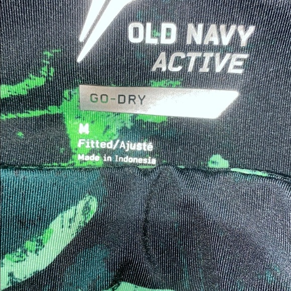 ‼️Beautiful Camo/Green Athletic Capri - Picture 2 of 6